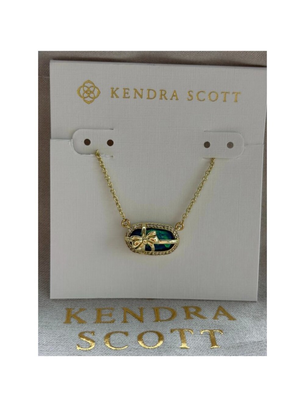 Kendra Scott Emerald Green Pendant Necklace
